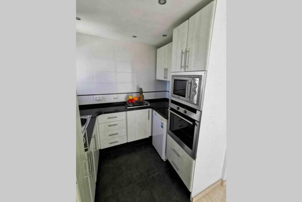 Comfy Sea View Apartment With Parking Калпе Екстериор снимка